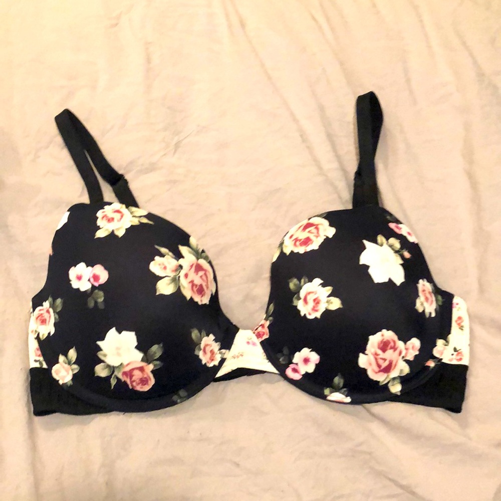 PINK wear-everywhere t-shirt bra